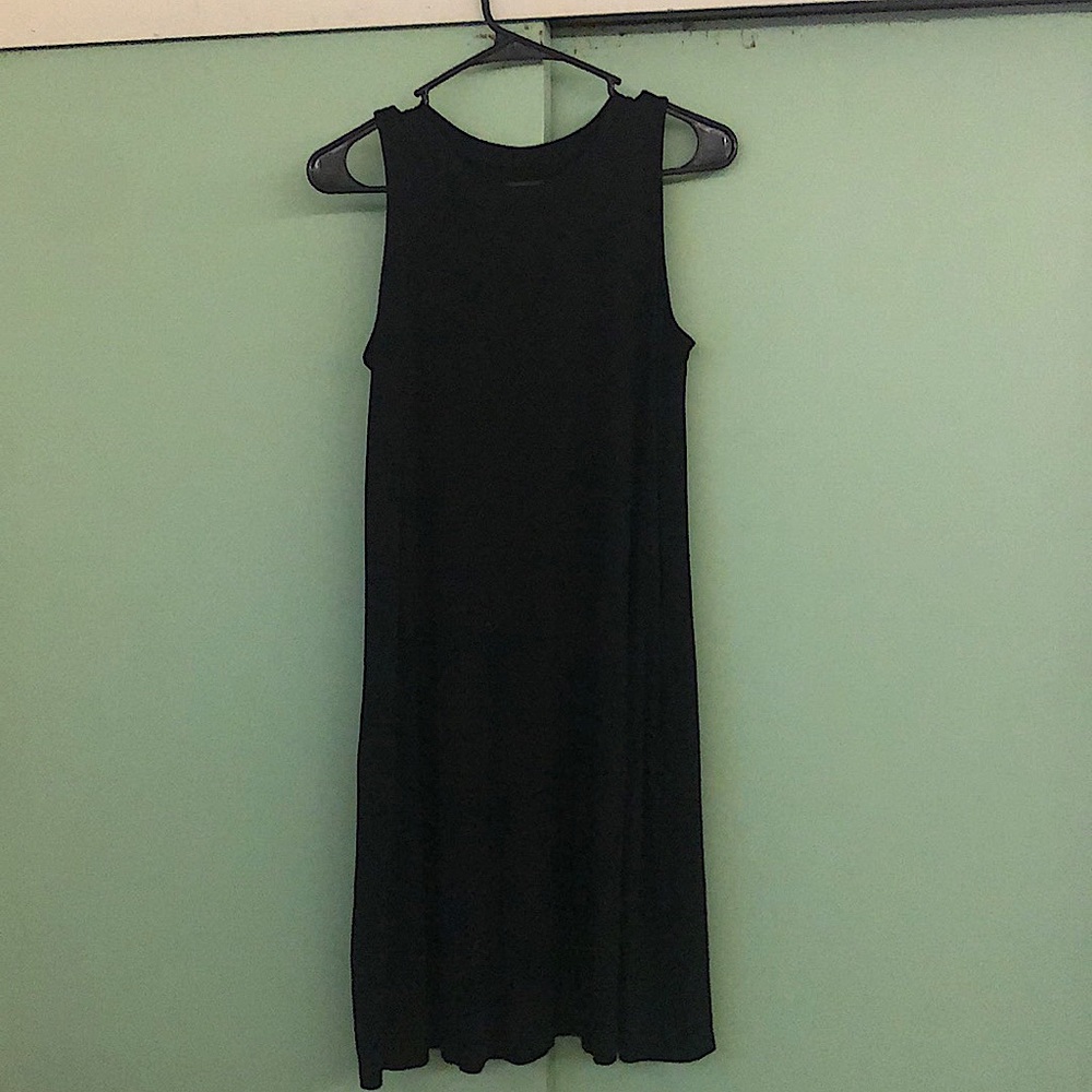 Black Sleeveless Dress w/ pockets